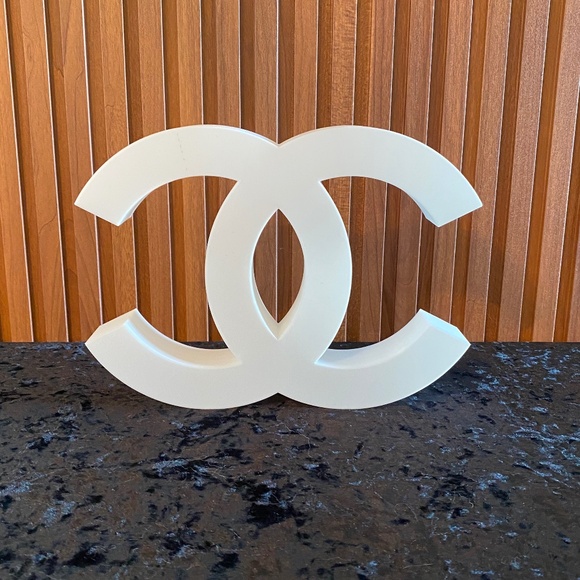 Rare Large CC White Art Decor - Picture 1 of 3